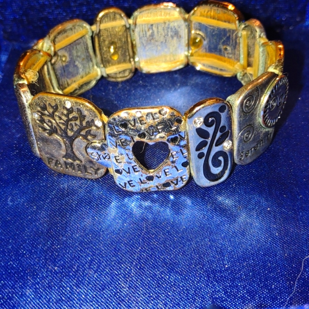 Beautiful vintage peace love family serenity bracelet
